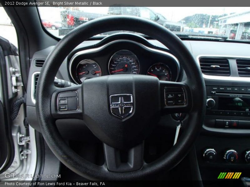 Bright Silver Metallic / Black 2012 Dodge Avenger SE