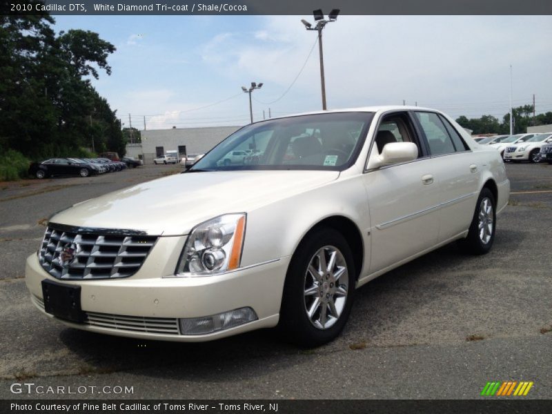 White Diamond Tri-coat / Shale/Cocoa 2010 Cadillac DTS
