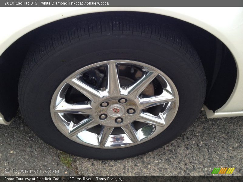 White Diamond Tri-coat / Shale/Cocoa 2010 Cadillac DTS