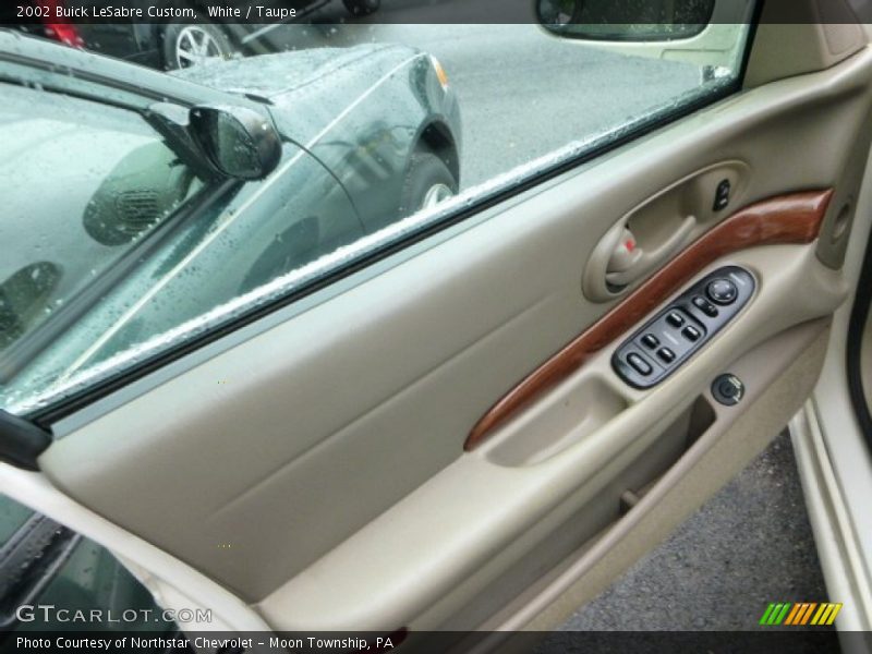 White / Taupe 2002 Buick LeSabre Custom