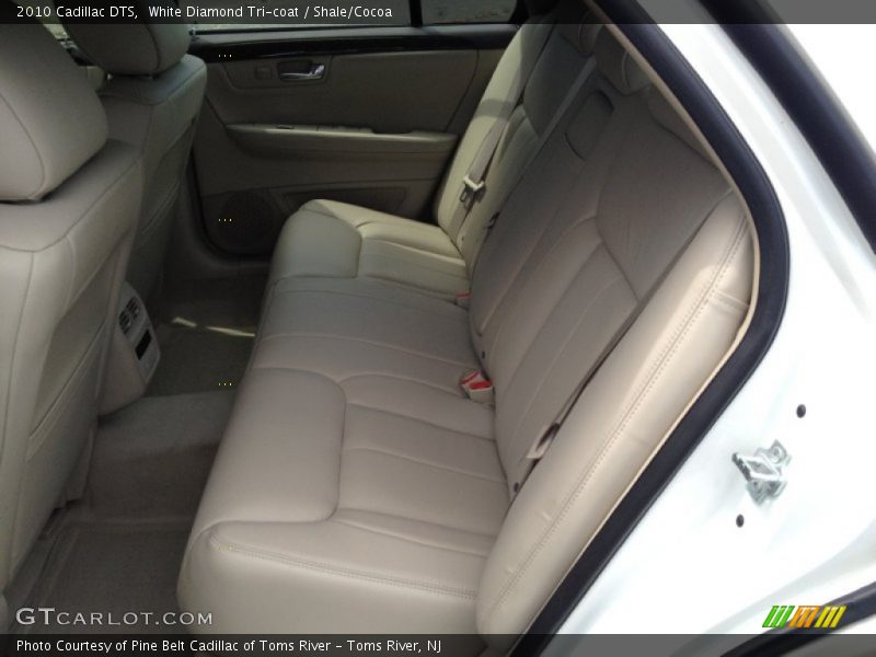 White Diamond Tri-coat / Shale/Cocoa 2010 Cadillac DTS