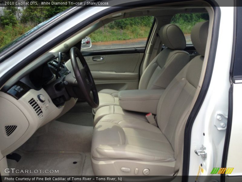 White Diamond Tri-coat / Shale/Cocoa 2010 Cadillac DTS