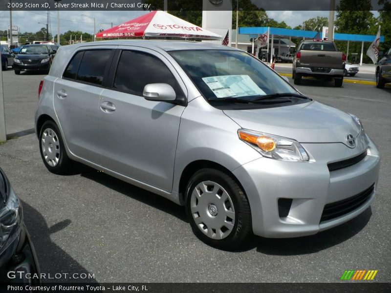 Silver Streak Mica / Charcoal Gray 2009 Scion xD