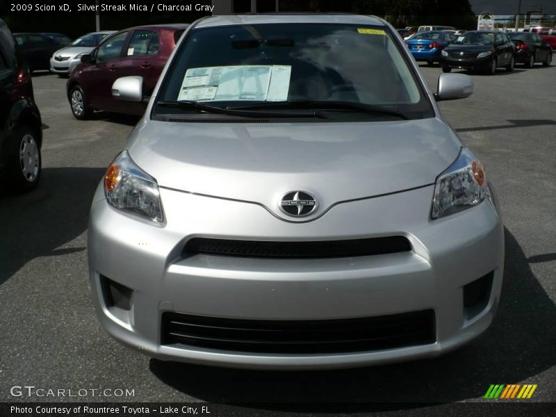 Silver Streak Mica / Charcoal Gray 2009 Scion xD