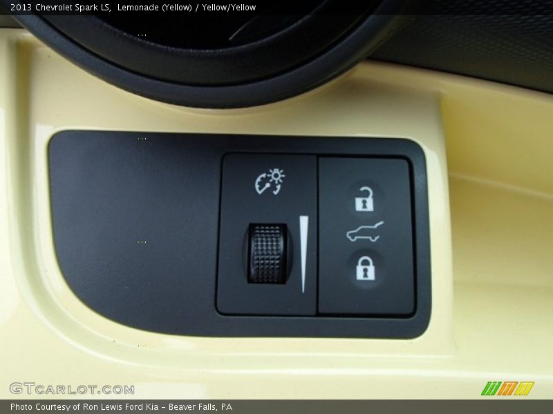 Lemonade (Yellow) / Yellow/Yellow 2013 Chevrolet Spark LS
