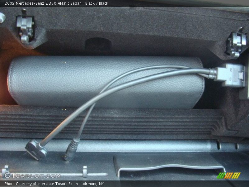 Black / Black 2009 Mercedes-Benz E 350 4Matic Sedan