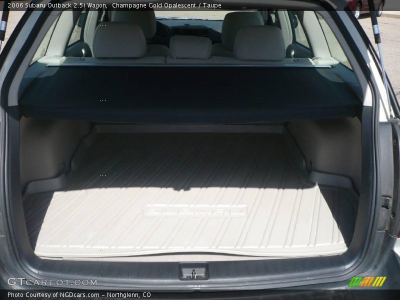 Champagne Gold Opalescent / Taupe 2006 Subaru Outback 2.5i Wagon