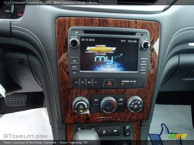 White Diamond Tricoat / Ebony 2013 Chevrolet Traverse LT AWD