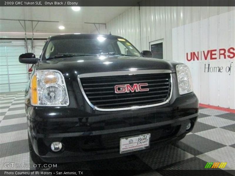 Onyx Black / Ebony 2009 GMC Yukon SLE