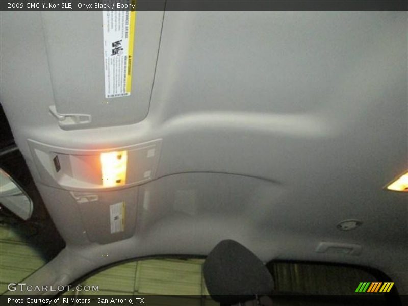 Onyx Black / Ebony 2009 GMC Yukon SLE