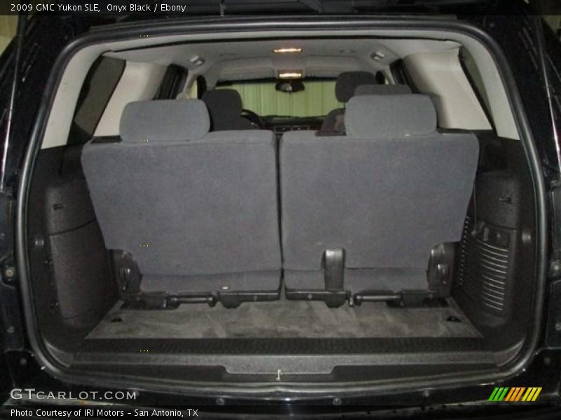  2009 Yukon SLE Trunk