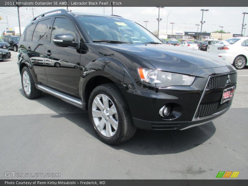 Labrador Black Pearl / Black 2011 Mitsubishi Outlander SE AWD