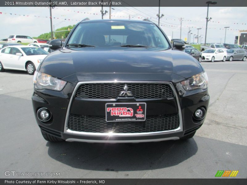 Labrador Black Pearl / Black 2011 Mitsubishi Outlander SE AWD
