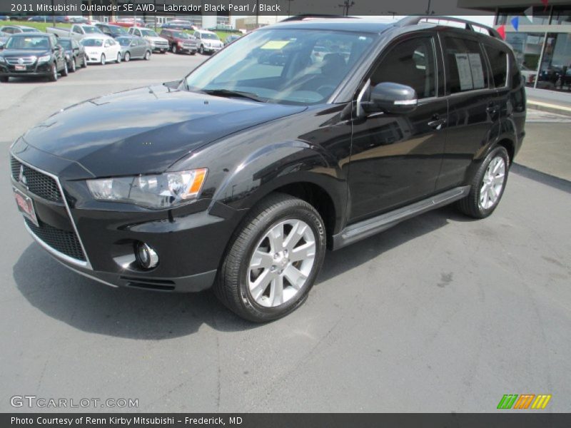 Labrador Black Pearl / Black 2011 Mitsubishi Outlander SE AWD