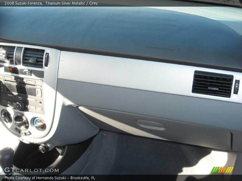 Titanium Silver Metallic / Grey 2008 Suzuki Forenza