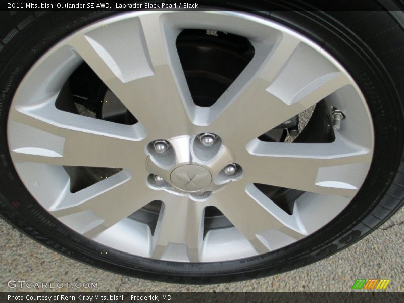 Labrador Black Pearl / Black 2011 Mitsubishi Outlander SE AWD