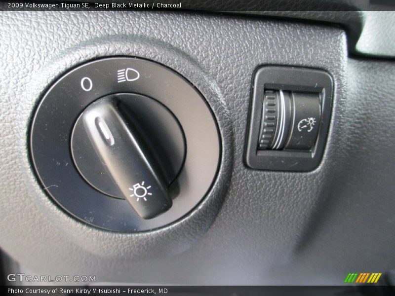 Deep Black Metallic / Charcoal 2009 Volkswagen Tiguan SE