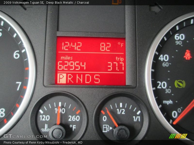 Deep Black Metallic / Charcoal 2009 Volkswagen Tiguan SE