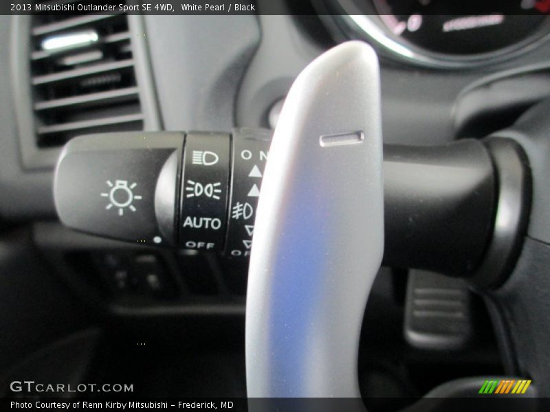 White Pearl / Black 2013 Mitsubishi Outlander Sport SE 4WD