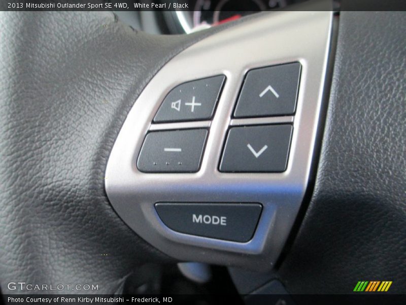 White Pearl / Black 2013 Mitsubishi Outlander Sport SE 4WD