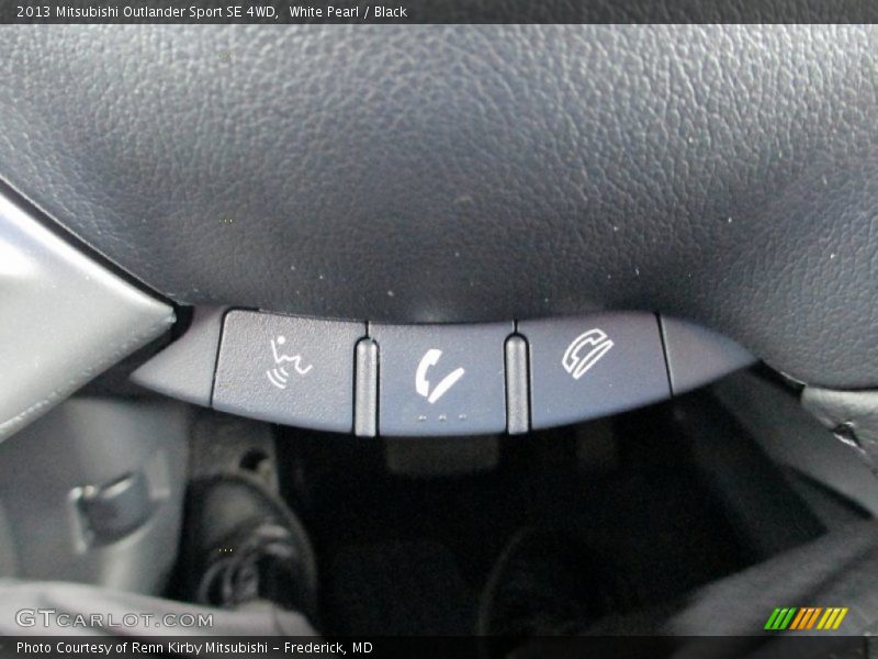 White Pearl / Black 2013 Mitsubishi Outlander Sport SE 4WD