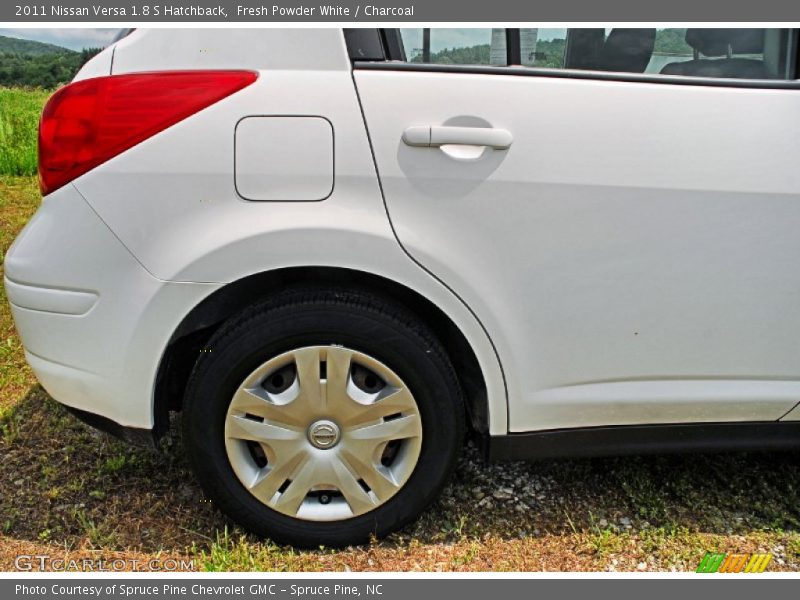  2011 Versa 1.8 S Hatchback Wheel
