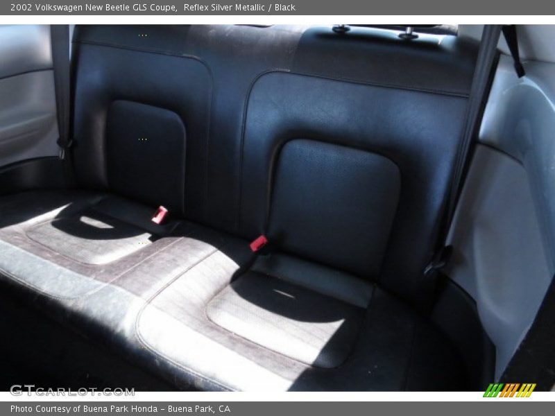 Reflex Silver Metallic / Black 2002 Volkswagen New Beetle GLS Coupe