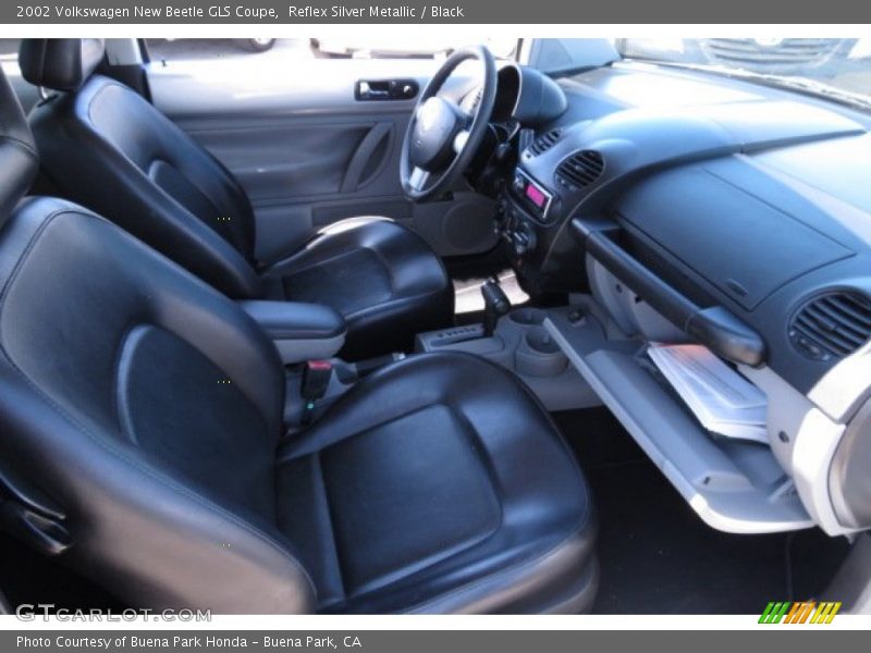 Reflex Silver Metallic / Black 2002 Volkswagen New Beetle GLS Coupe