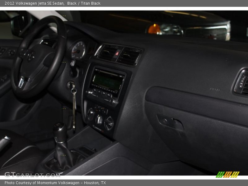Black / Titan Black 2012 Volkswagen Jetta SE Sedan