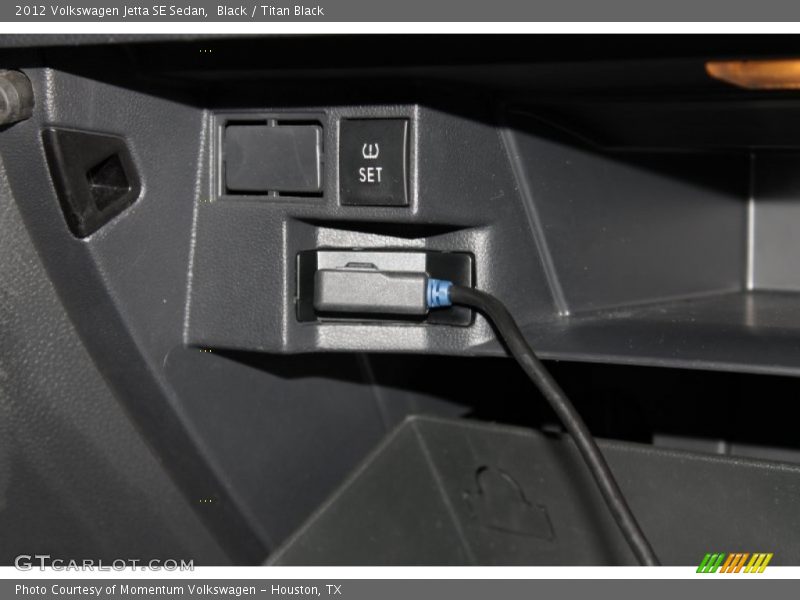 Black / Titan Black 2012 Volkswagen Jetta SE Sedan