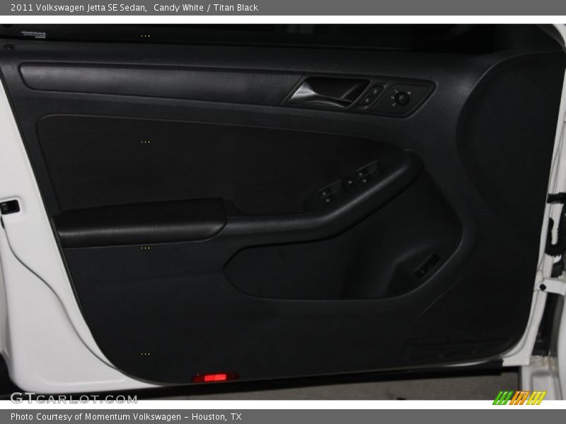 Candy White / Titan Black 2011 Volkswagen Jetta SE Sedan