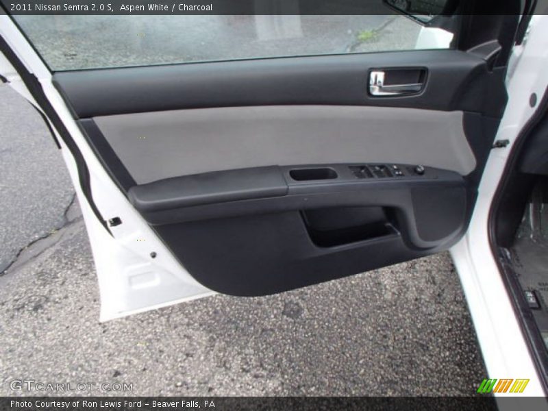 Aspen White / Charcoal 2011 Nissan Sentra 2.0 S