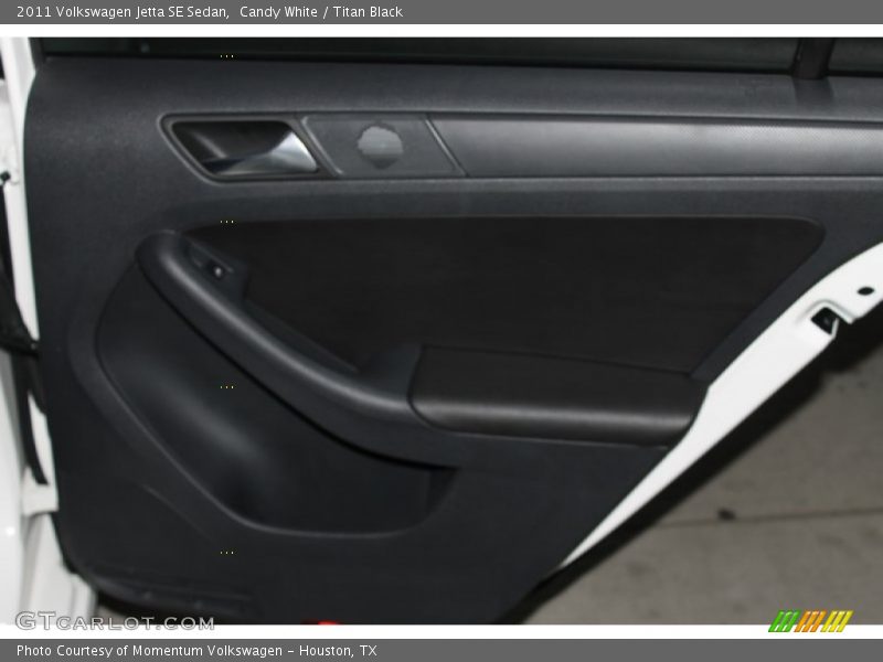 Candy White / Titan Black 2011 Volkswagen Jetta SE Sedan