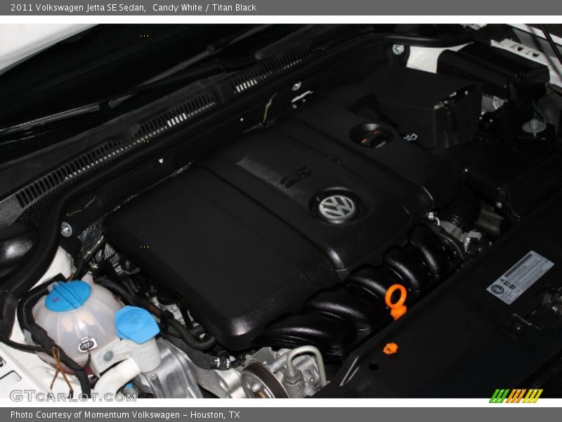 Candy White / Titan Black 2011 Volkswagen Jetta SE Sedan