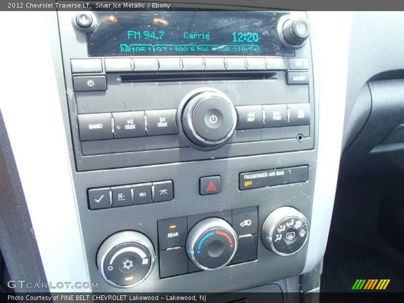 Silver Ice Metallic / Ebony 2012 Chevrolet Traverse LT