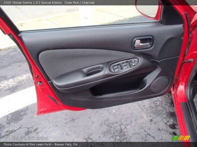 Code Red / Charcoal 2005 Nissan Sentra 1.8 S Special Edition