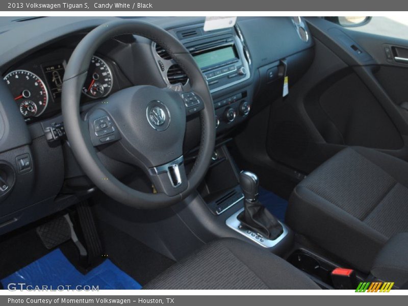 Candy White / Black 2013 Volkswagen Tiguan S