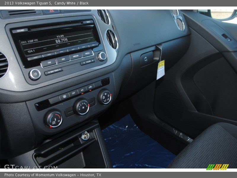 Candy White / Black 2013 Volkswagen Tiguan S