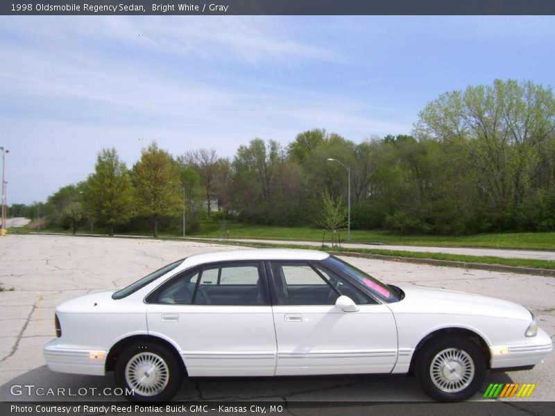 Bright White / Gray 1998 Oldsmobile Regency Sedan