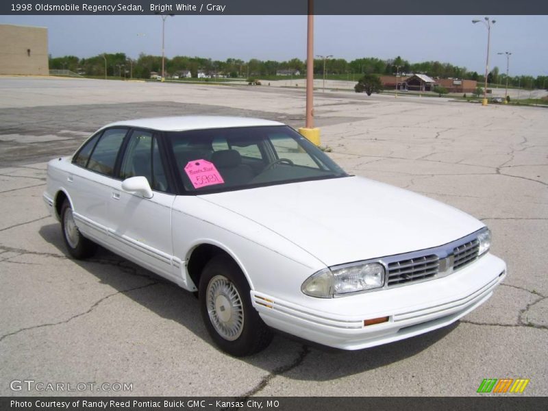 Bright White / Gray 1998 Oldsmobile Regency Sedan