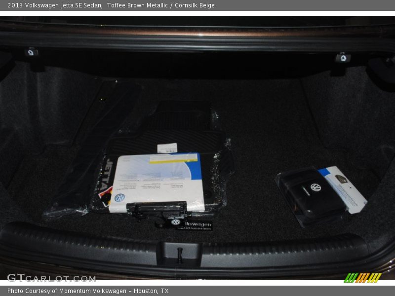 Toffee Brown Metallic / Cornsilk Beige 2013 Volkswagen Jetta SE Sedan