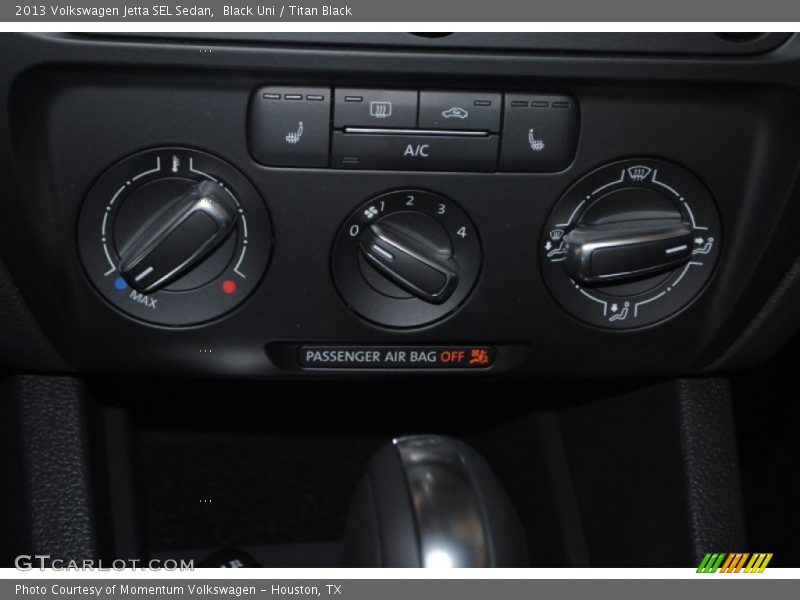 Black Uni / Titan Black 2013 Volkswagen Jetta SEL Sedan