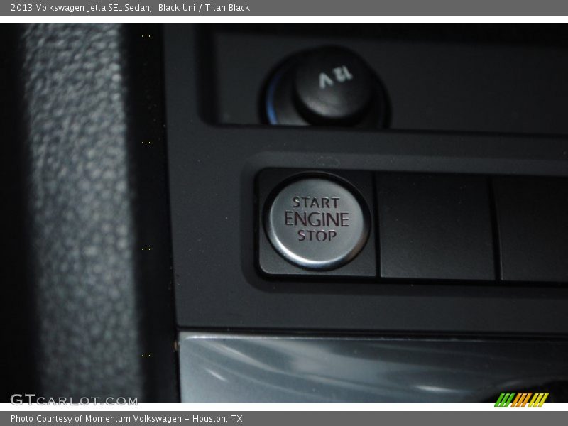 Black Uni / Titan Black 2013 Volkswagen Jetta SEL Sedan