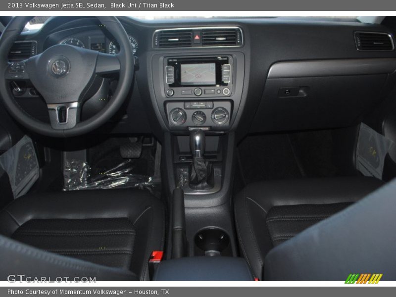 Black Uni / Titan Black 2013 Volkswagen Jetta SEL Sedan
