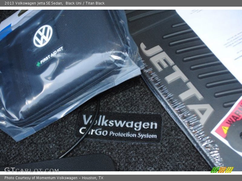 Black Uni / Titan Black 2013 Volkswagen Jetta SE Sedan