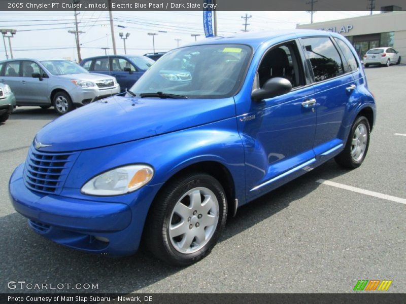 Front 3/4 View of 2005 PT Cruiser Limited
