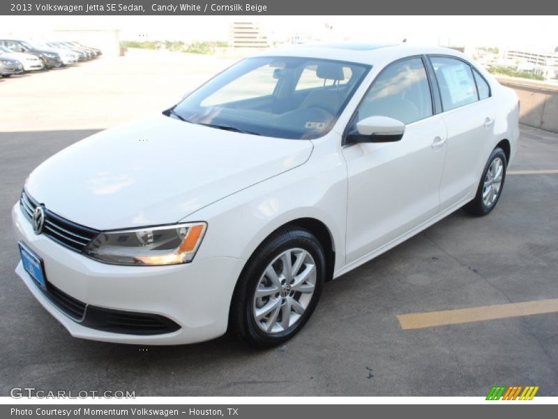 Candy White / Cornsilk Beige 2013 Volkswagen Jetta SE Sedan