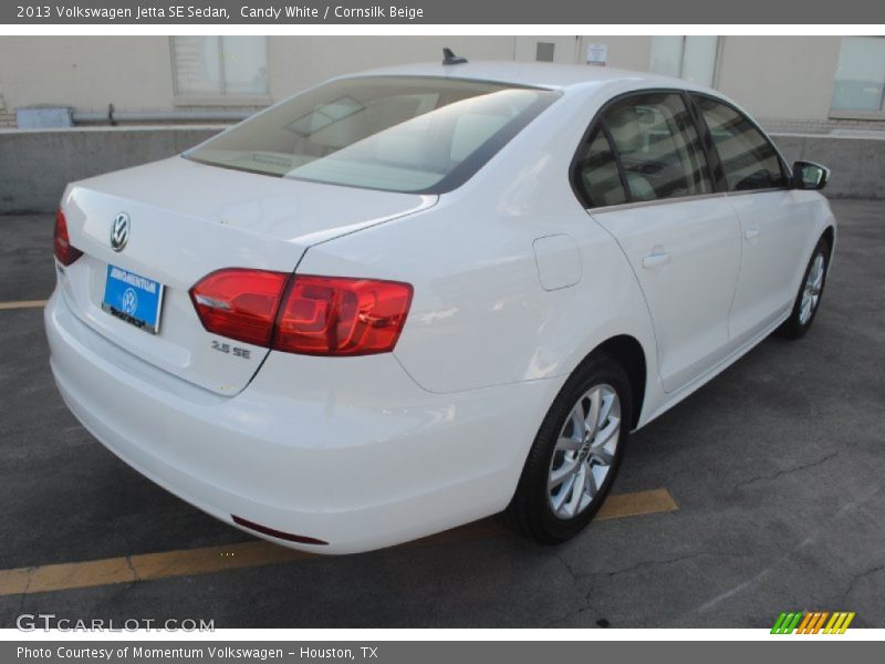 Candy White / Cornsilk Beige 2013 Volkswagen Jetta SE Sedan