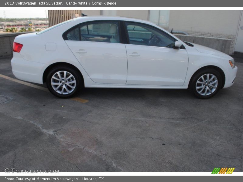 Candy White / Cornsilk Beige 2013 Volkswagen Jetta SE Sedan