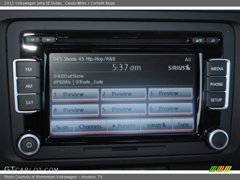 Candy White / Cornsilk Beige 2013 Volkswagen Jetta SE Sedan